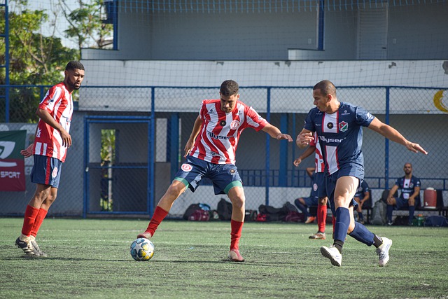 內維爾在評 內維爾在評